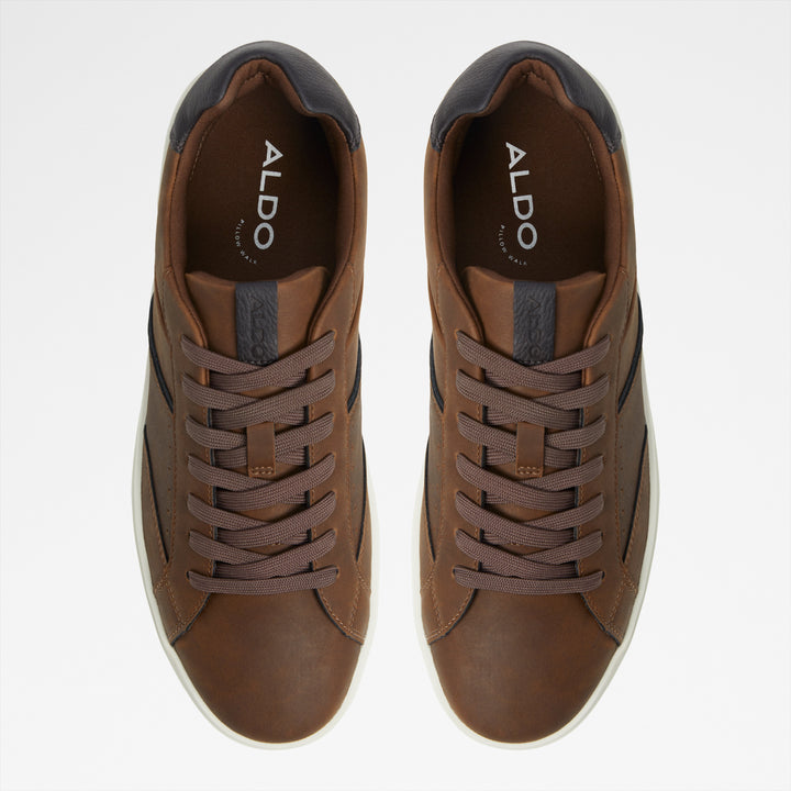 Sapatilhas em castanho - MATCHPOINT