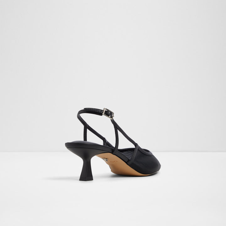 Sapatos em preto, salto em funil - MAXINA