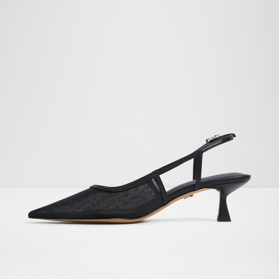 Sapatos em preto, salto em funil - MAXINA