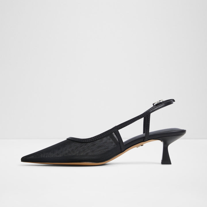 Sapatos em preto, salto em funil - MAXINA