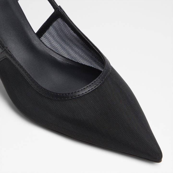 Sapatos em preto, salto em funil - MAXINA