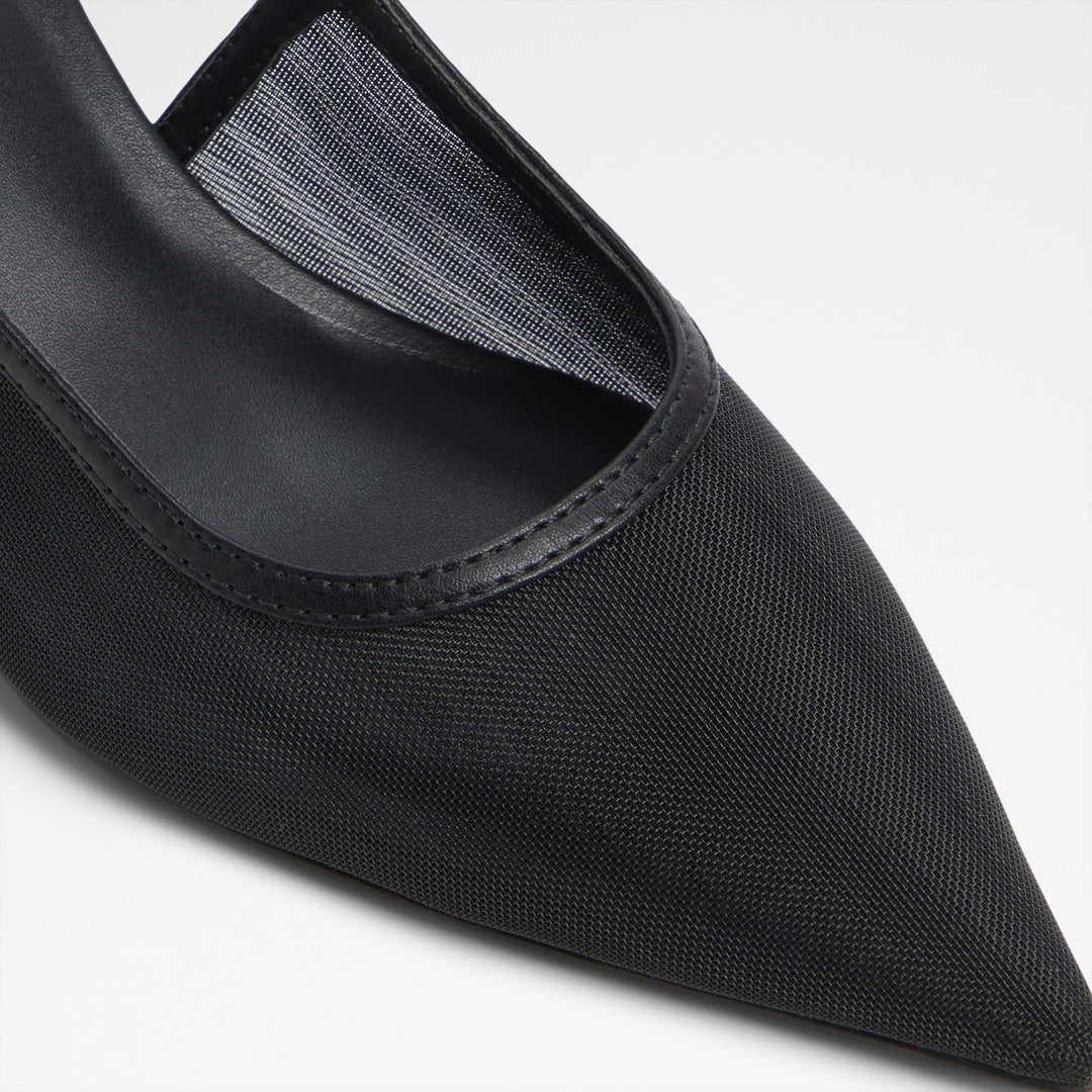 Sapatos em preto, salto em funil - MAXINA