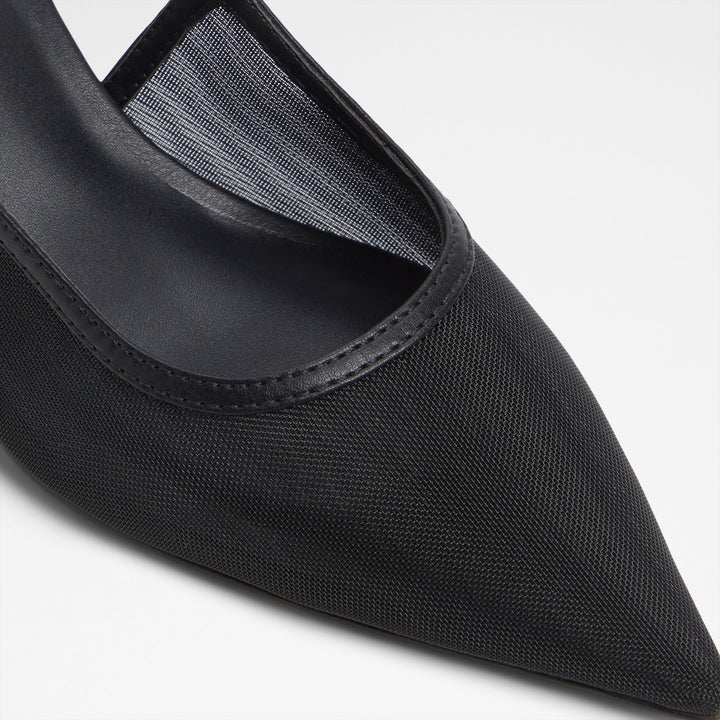 Sapatos em preto, salto em funil - MAXINA