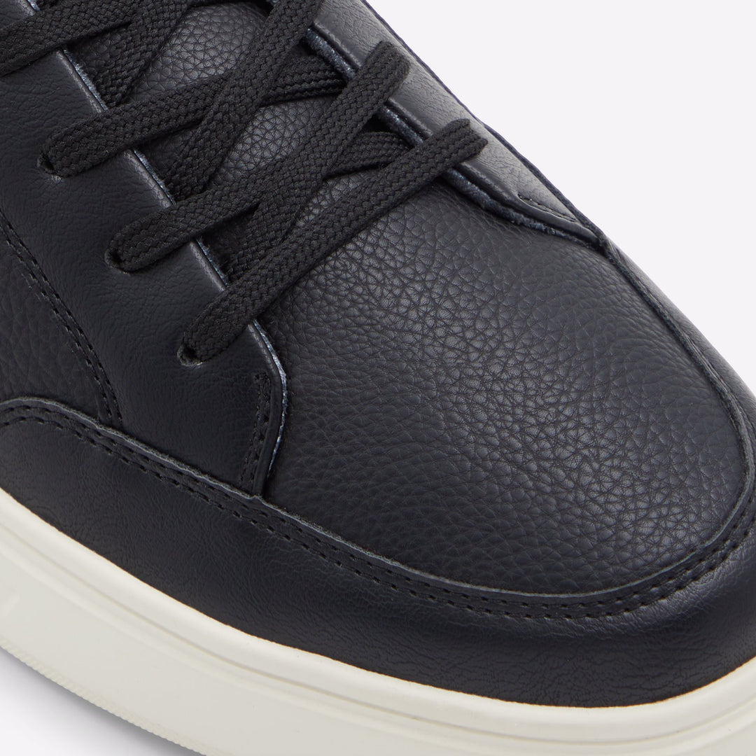 Sapatilhas em preto - MIDCOURT