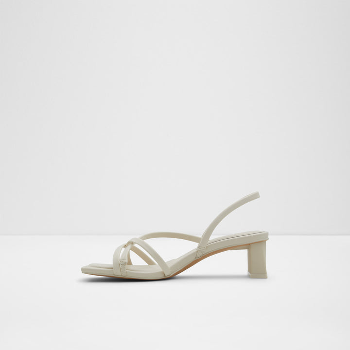 Sandálias em branco cru, salto em bloco - MINIMA