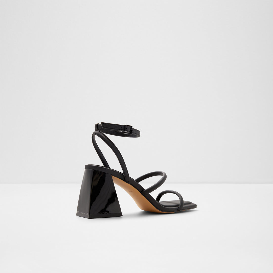 Sandálias em preto, salto em bloco - MIRAN