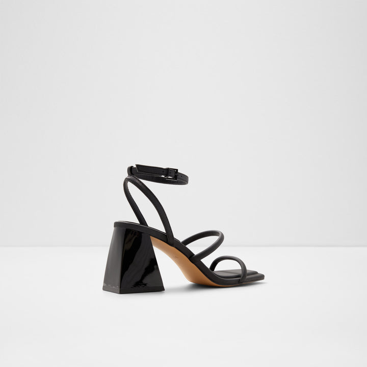 Sandálias em preto, salto em bloco - MIRAN