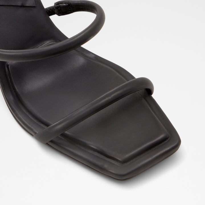 Sandálias em preto, salto em bloco - MIRAN