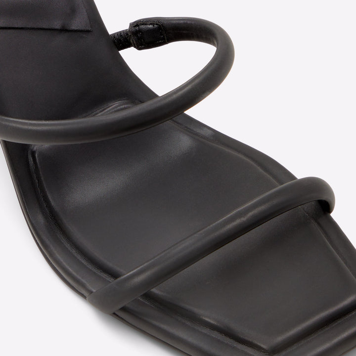 Sandálias em preto, salto em bloco - MIRAN