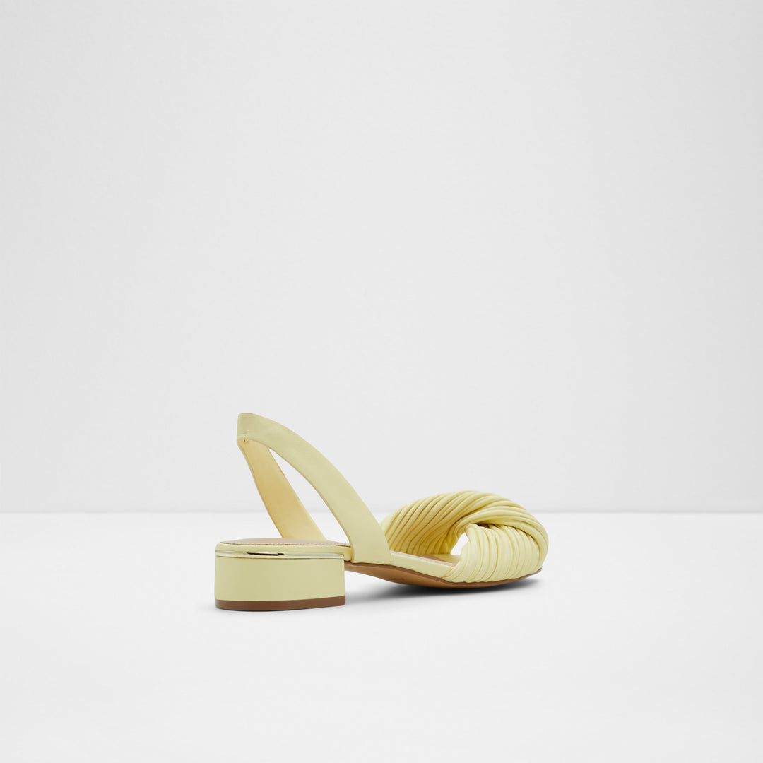 Sandálias rasas em amarelo - NABILA