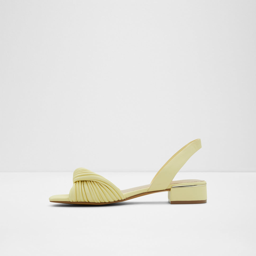 Sandálias rasas em amarelo - NABILA