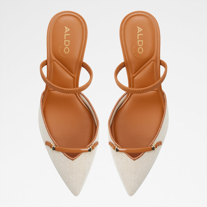 Sapatos em cognac, salto em funil - NAILAH