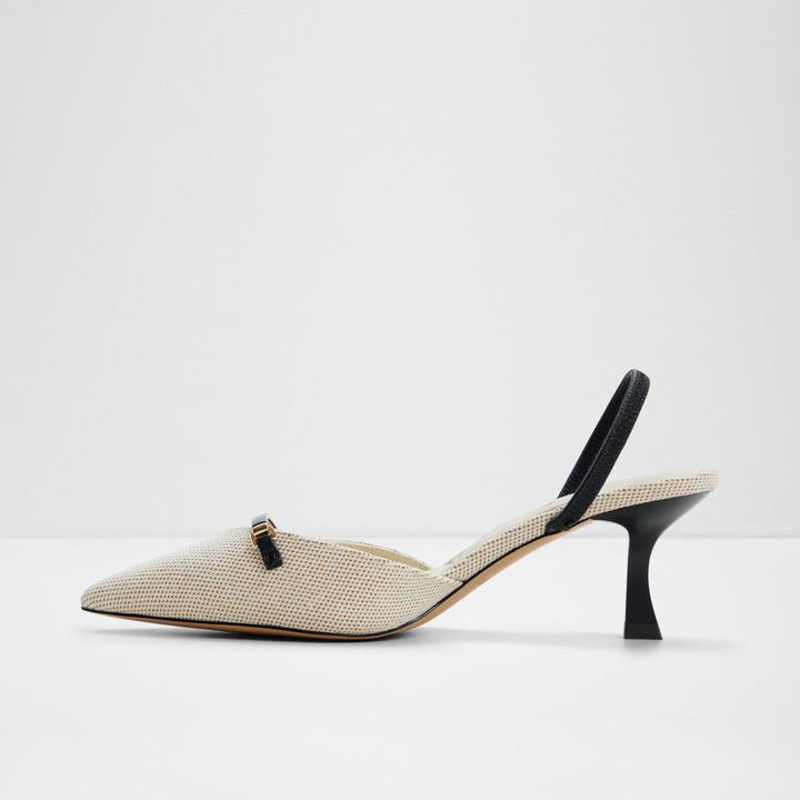 Sapatos em bege, salto em funil - NAILAH