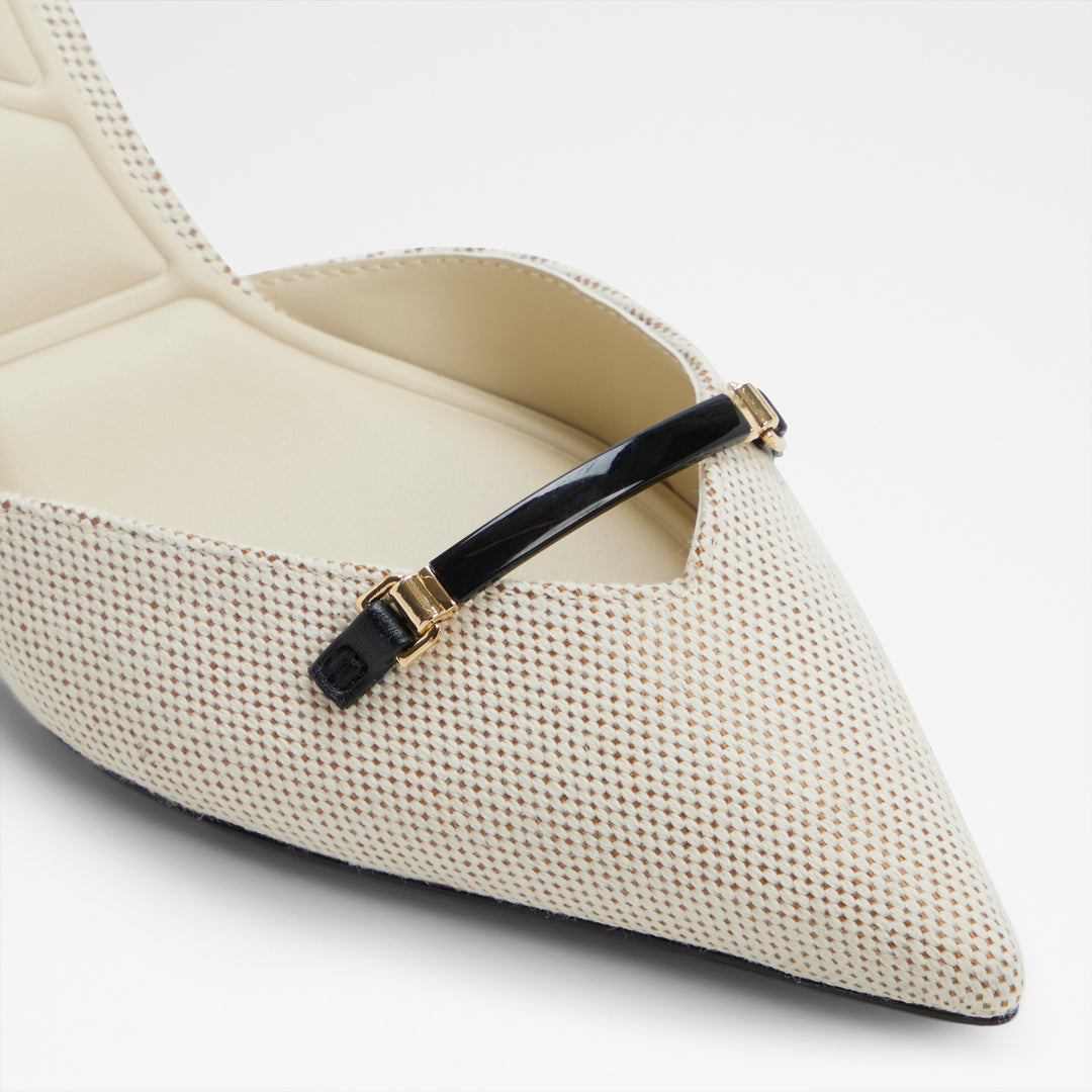 Sapatos em bege, salto em funil - NAILAH