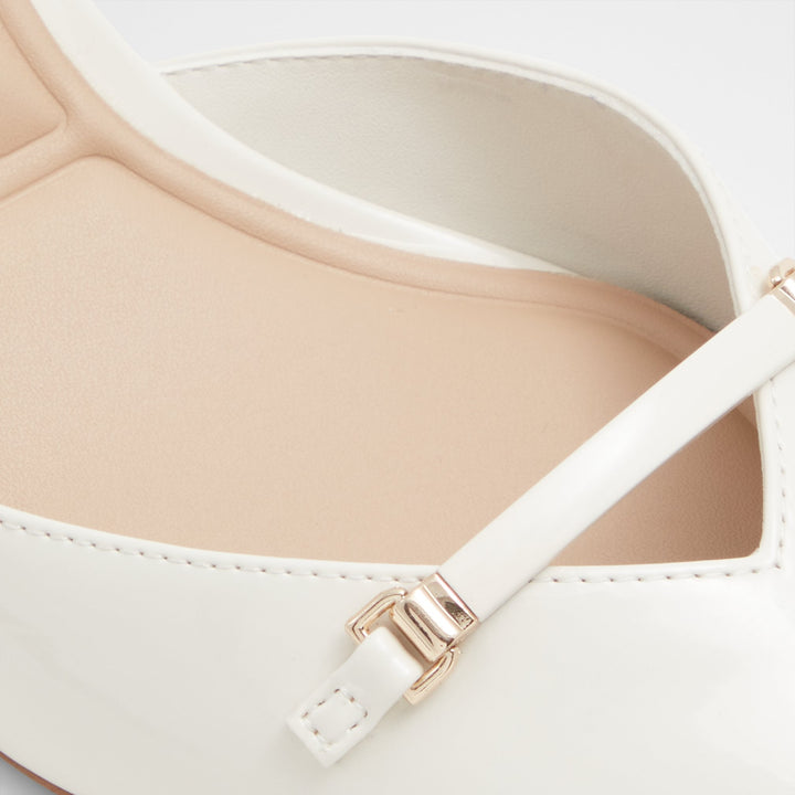 Sapatos em verniz branco, salto em funil - NAILAH