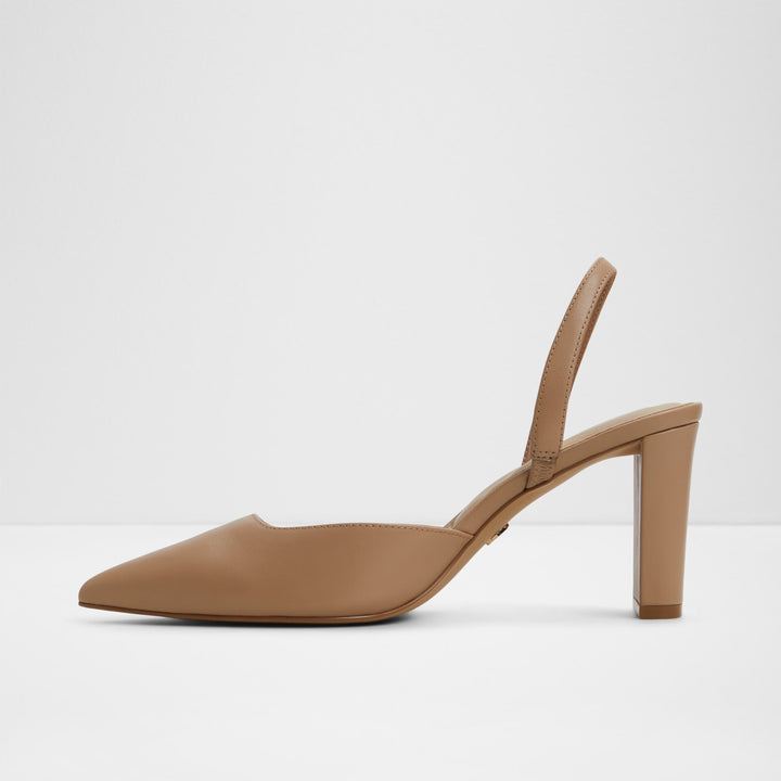 Sapatos em pele bege, salto em bloco - OLAELDAN