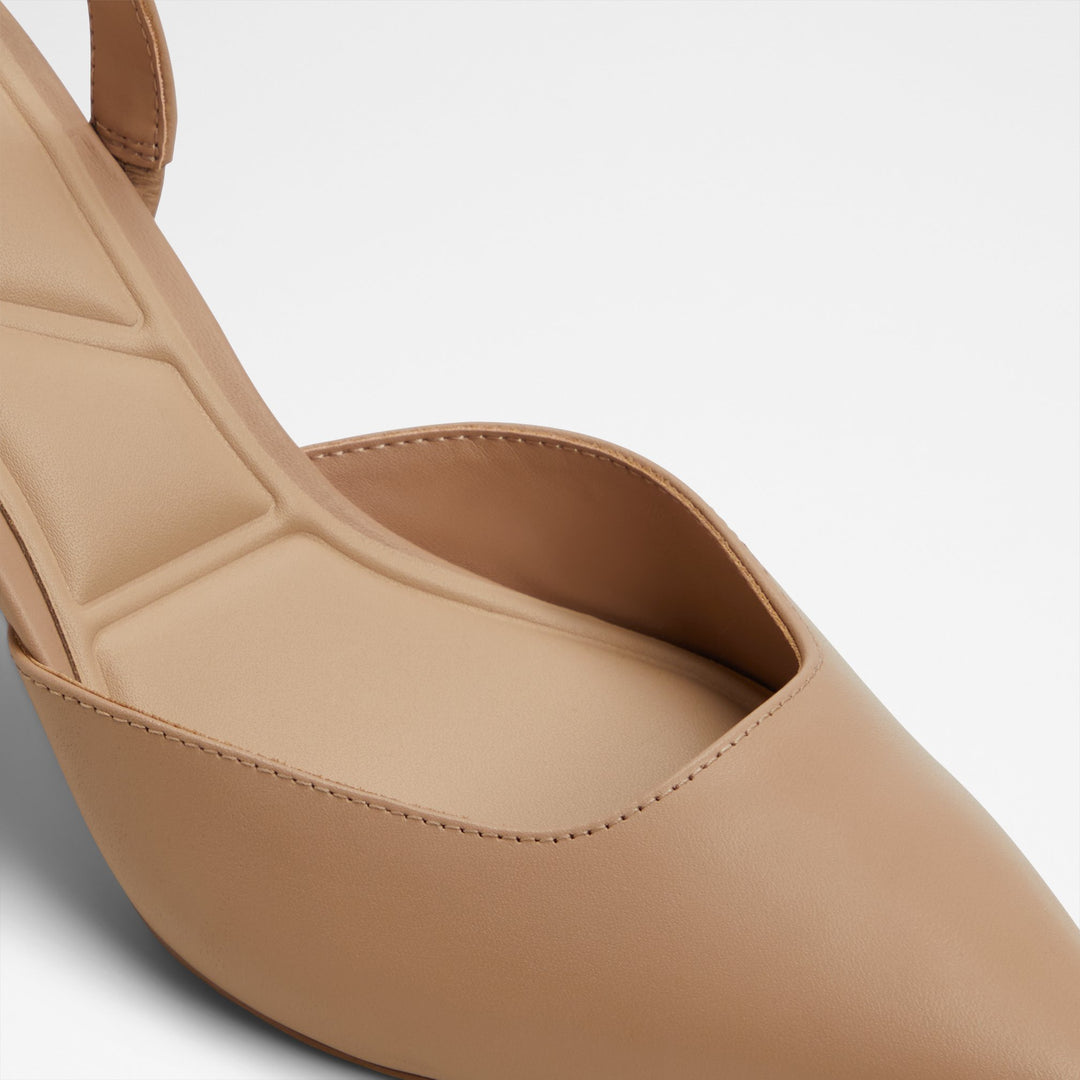 Sapatos em pele bege, salto em bloco - OLAELDAN