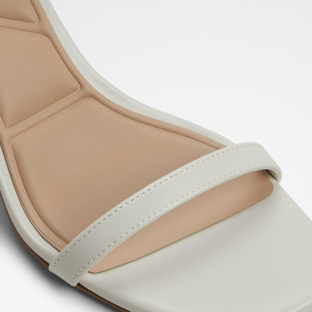 Sandálias em branco, salto fino - PARAGON