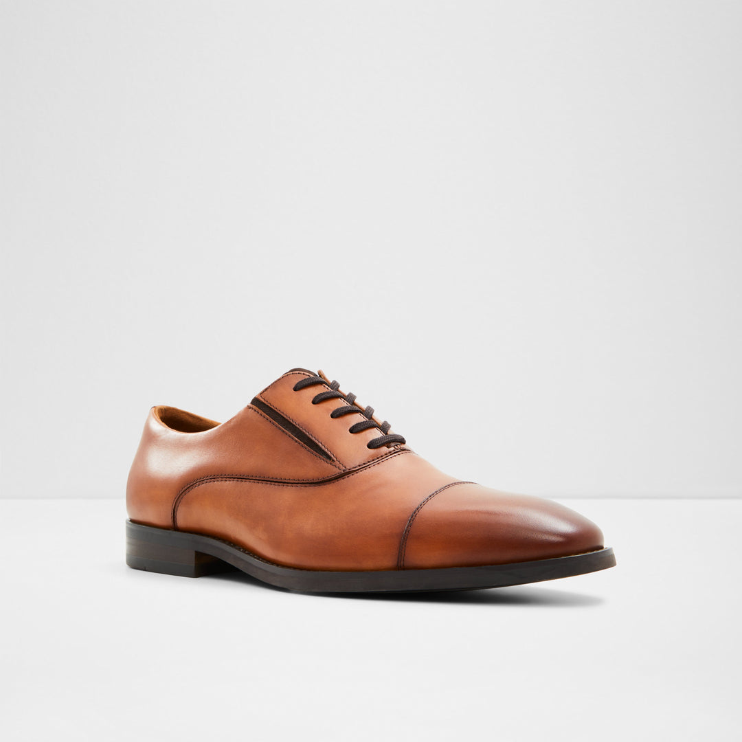 Sapatos clássicos em pele cognac - PAXLEY
