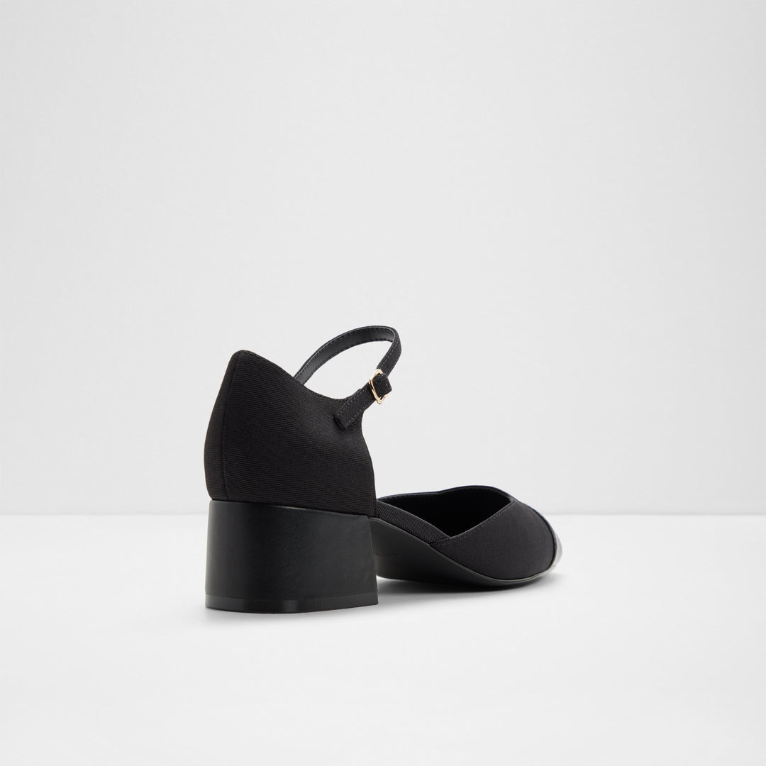 Sapatos com salto em preto - PENSARN