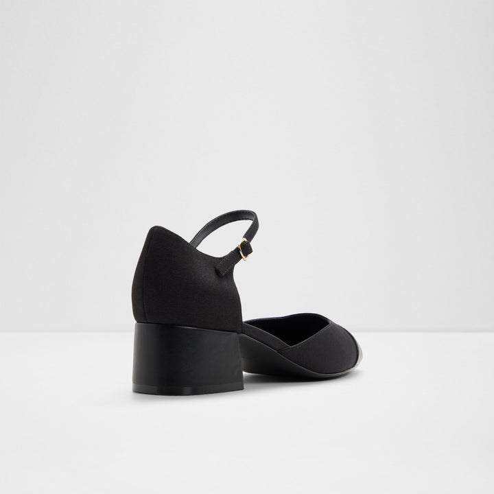 Sapatos com salto em preto - PENSARN