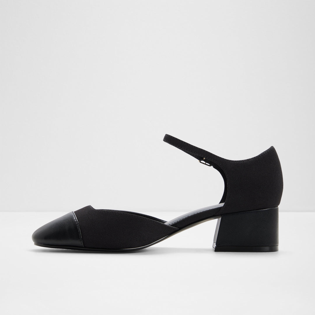 Sapatos com salto em preto - PENSARN