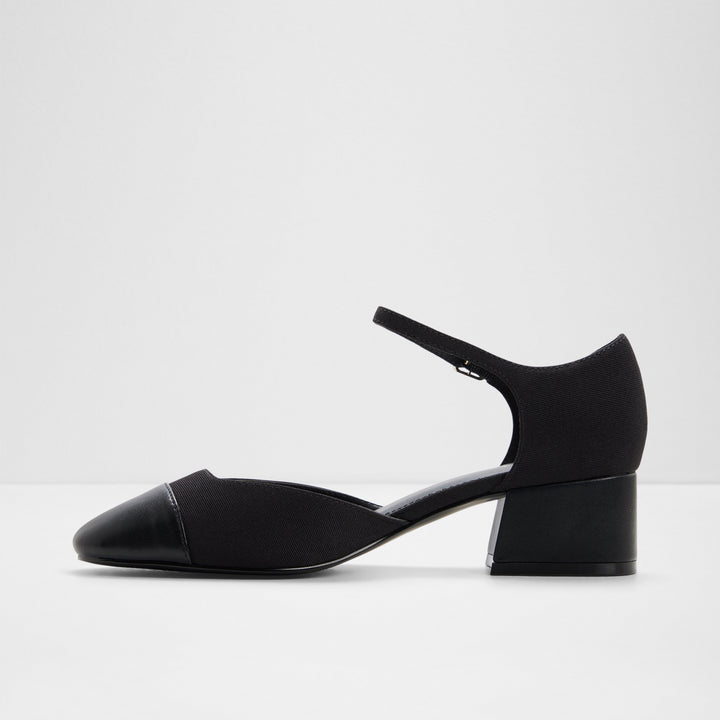 Sapatos com salto em preto - PENSARN