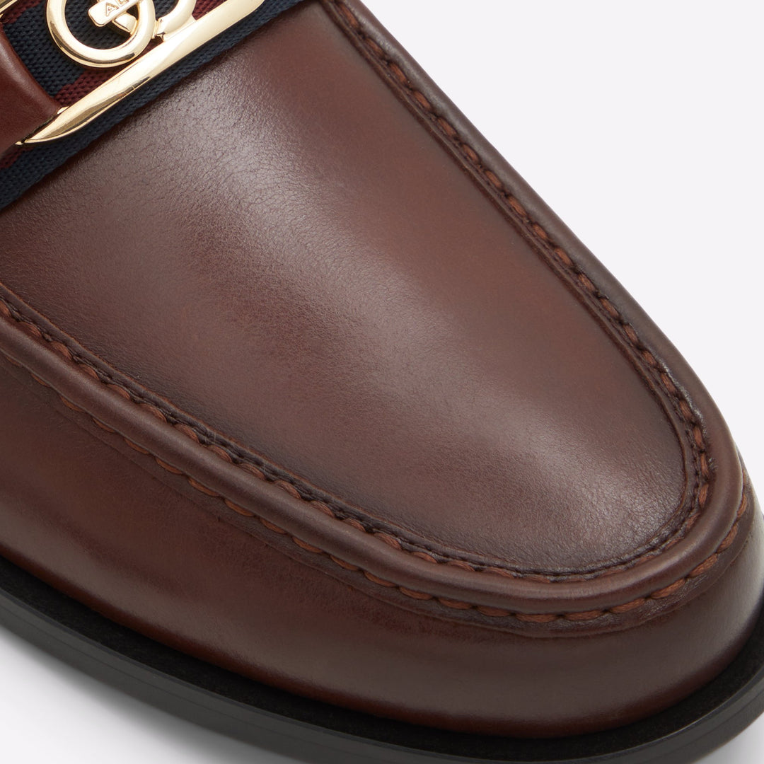 Mocassins em pele bordô - PREMISE