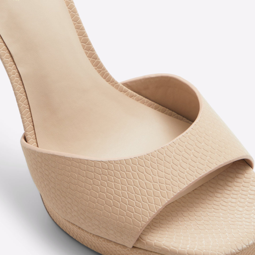 Sandálias em bege, salto fino com plataforma - PRISILLA