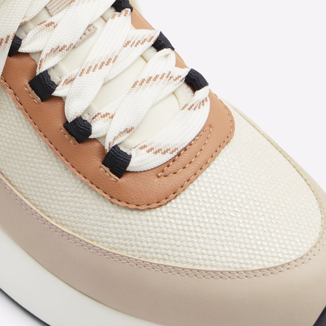 Sapatilhas rasas em bege - QUILTYN