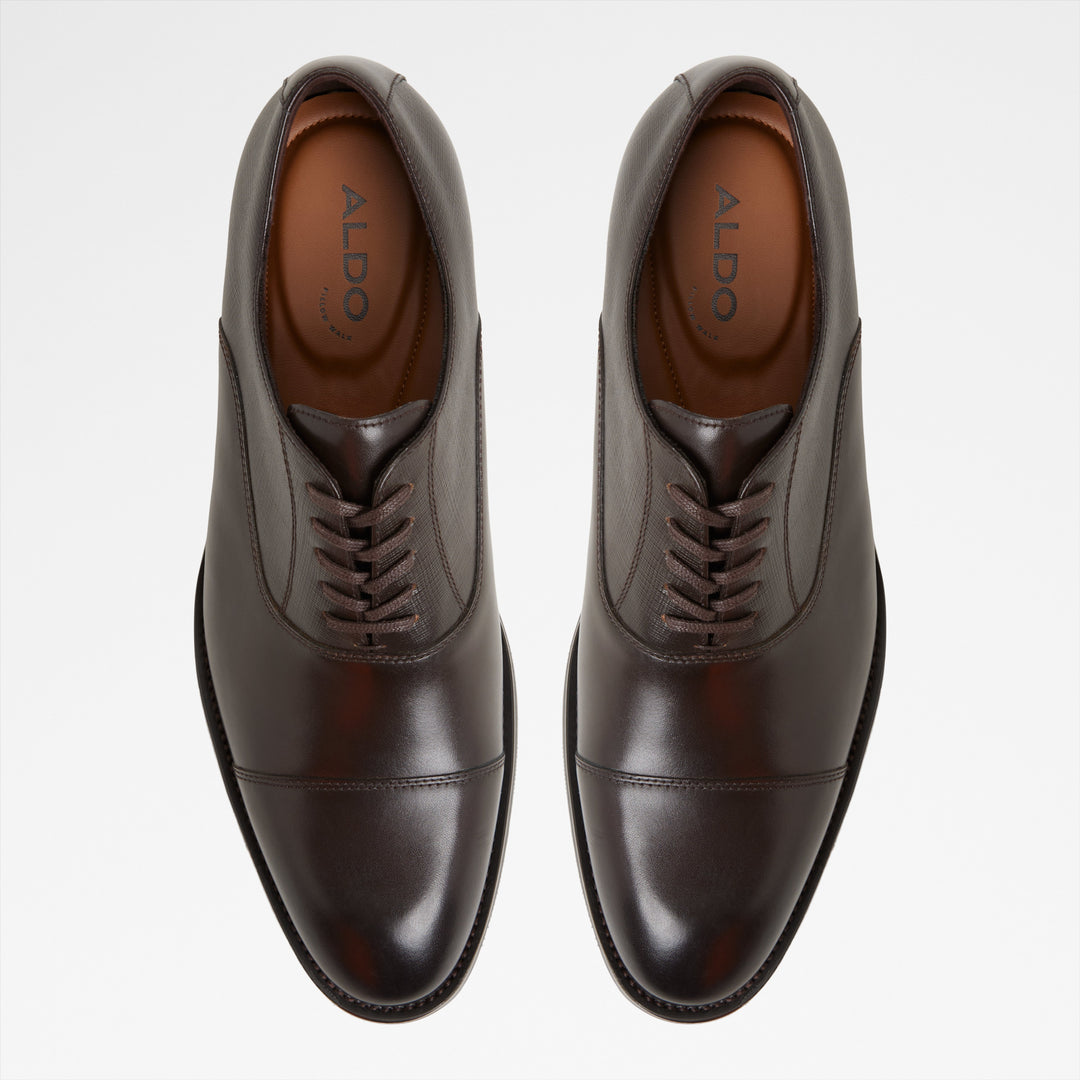 Sapatos clássicos em pele castanho - REECE