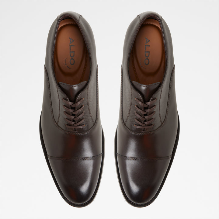 Sapatos clássicos em pele castanho - REECE