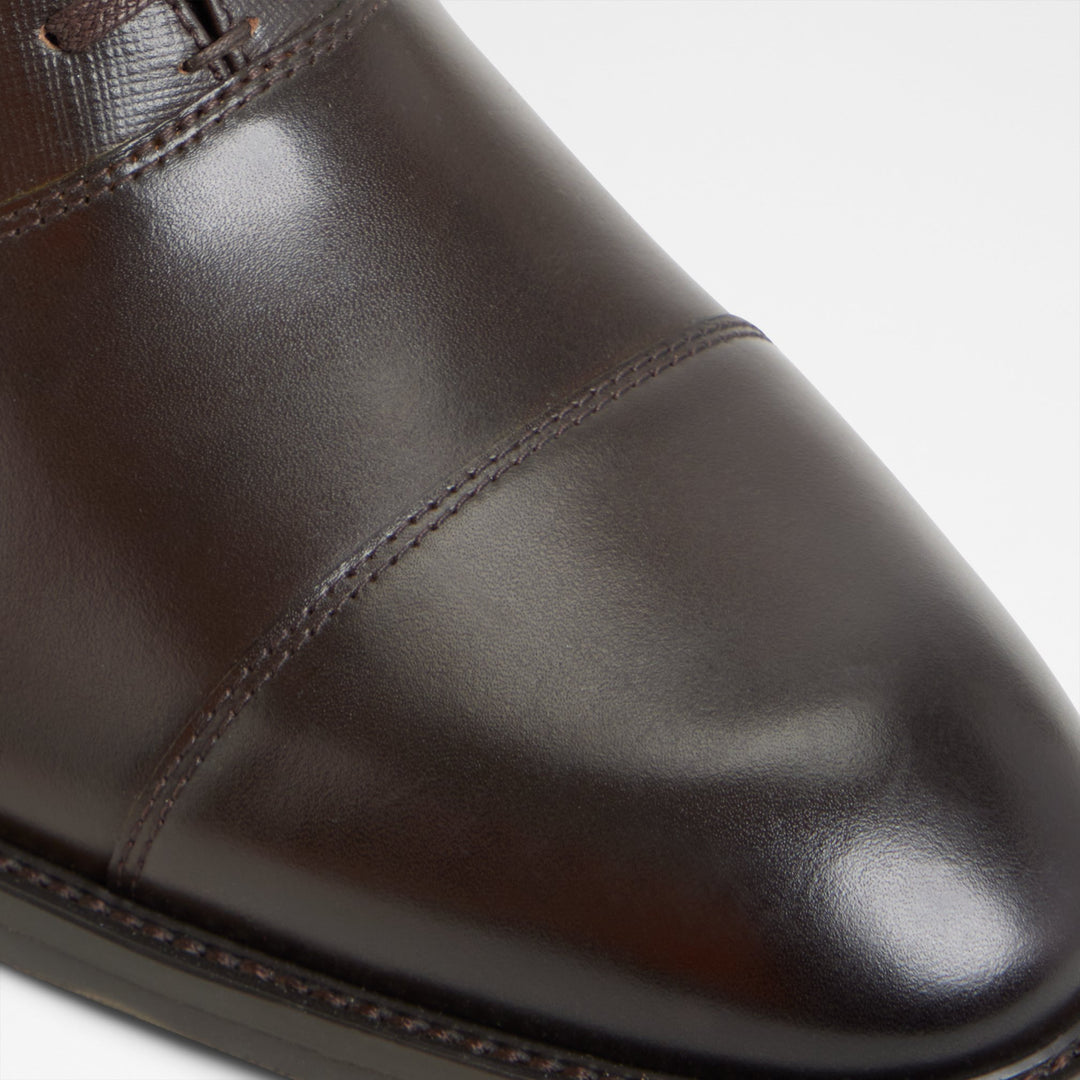 Sapatos clássicos em pele castanho - REECE