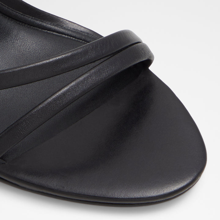 Sandálias em preto, salto em bloco - ROSALIND