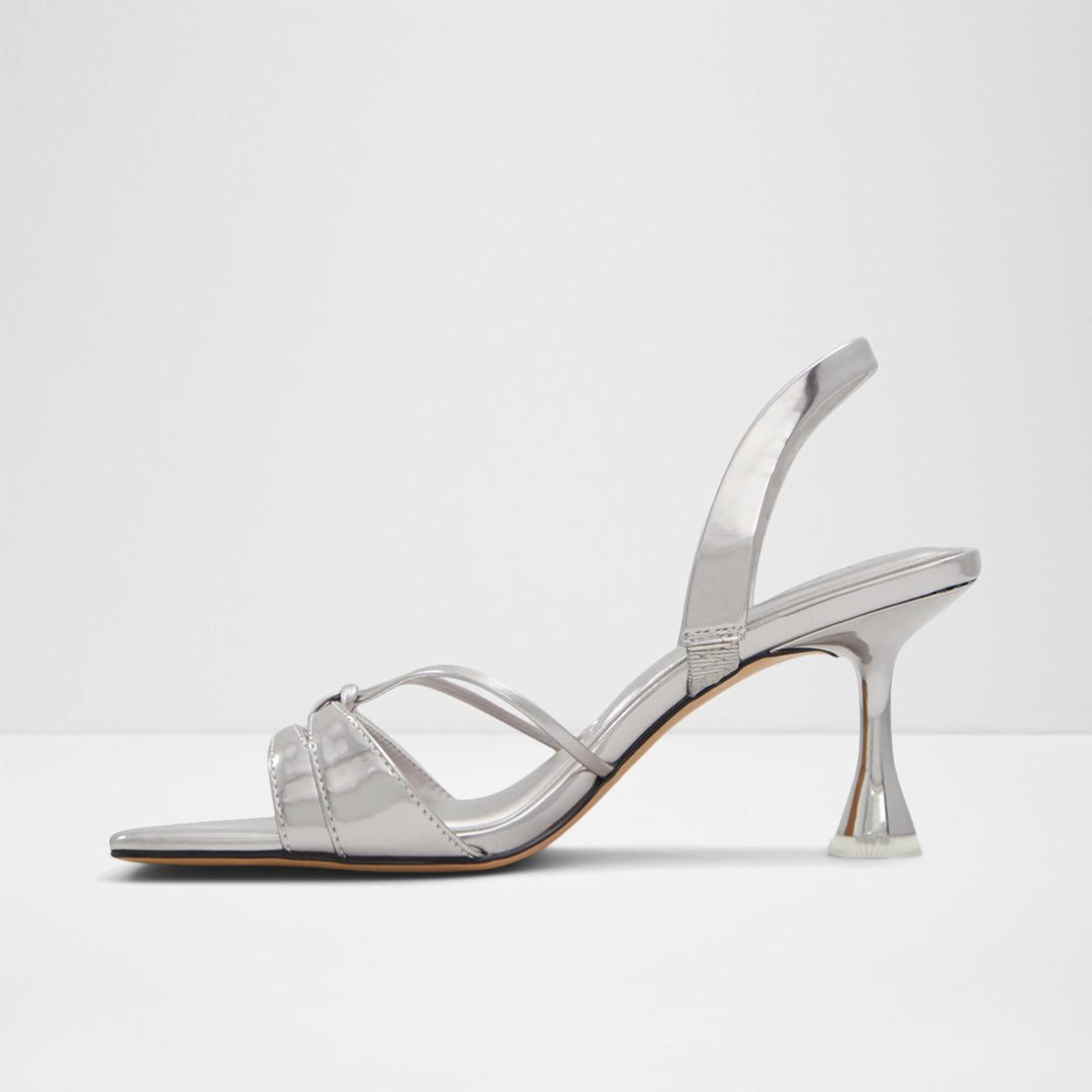 Sandálias em prateado, salto em funil - RUFINA
