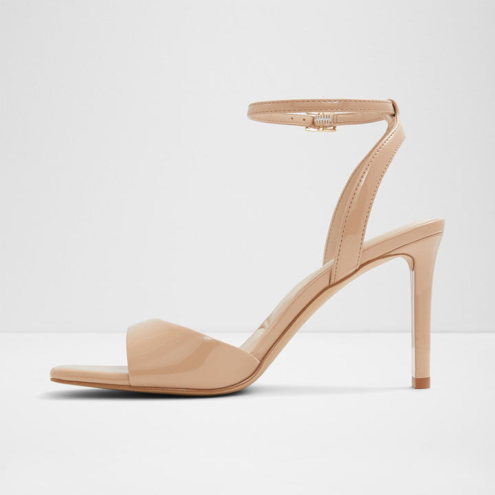 Sandálias em verniz bege, salto fino - SAKE