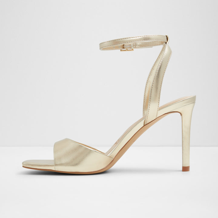 Sandálias em dourado, salto fino - SAKE