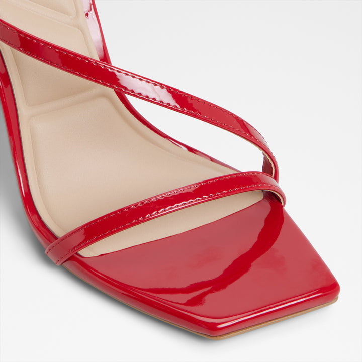 Sandálias em verniz vermelho, salto fino - SCINTILLA