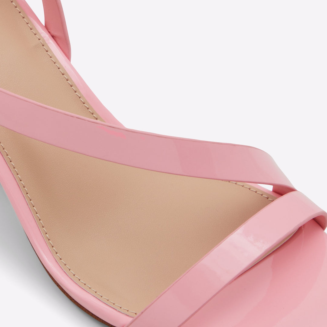 Sandálias em verniz rosa, salto em bloco - SHENNA