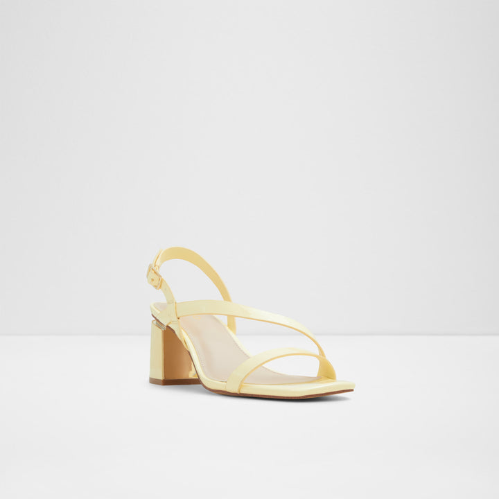 Sandálias em verniz amarelo, salto em bloco - SHENNA