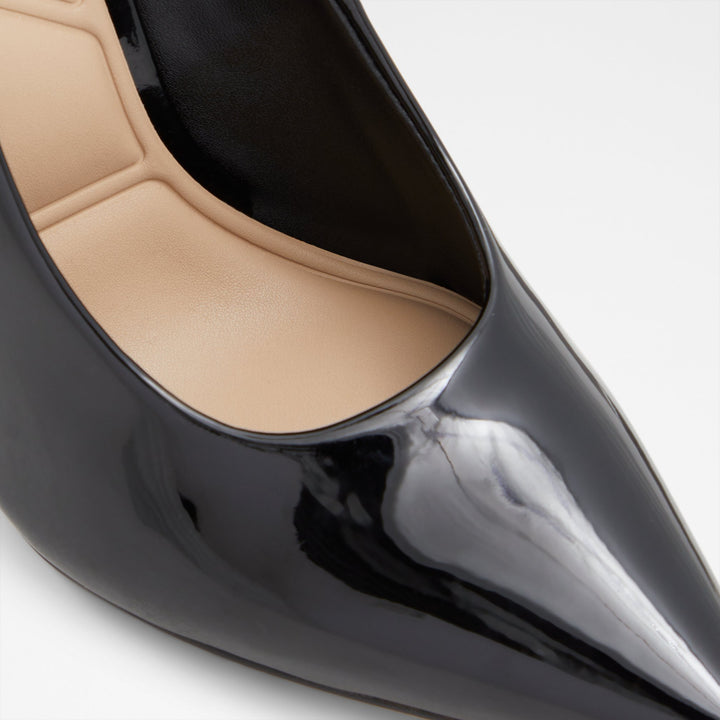 Sapatos em verniz preto, salto fino - SOCKEYE