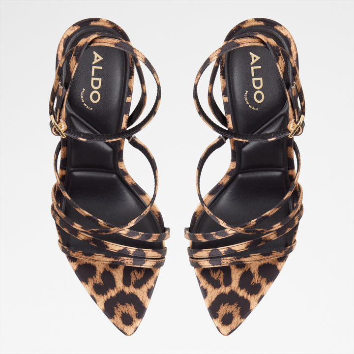 Sandálias em preto, salto fino - SOLANIA