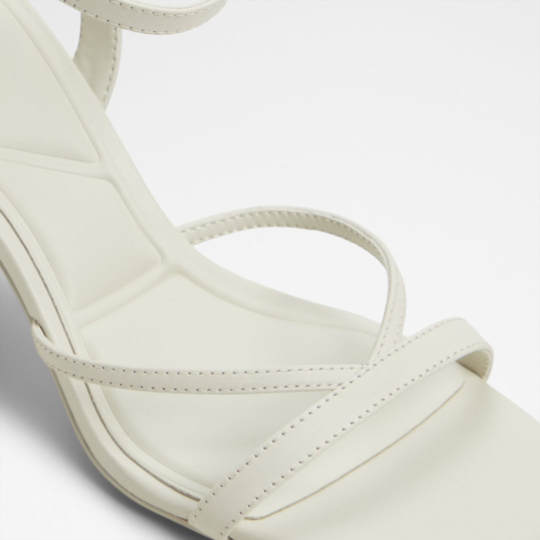 Sandálias em pele branco, salto em bloco - STELLARE
