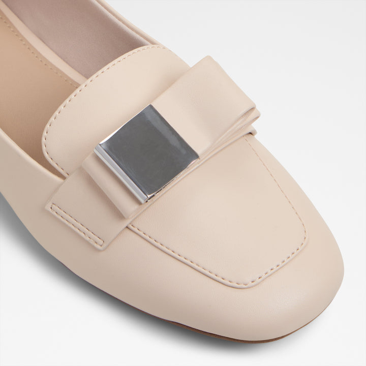 Sapatos rasos em bege - TALANANY