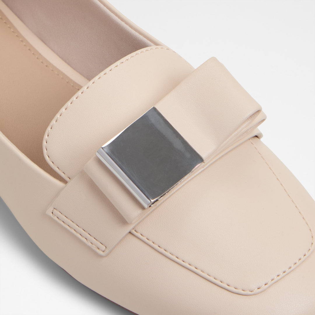 Sapatos rasos em bege - TALANANY