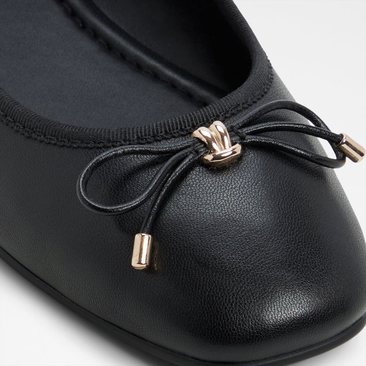 Sabrinas rasas em pele preto - TAYLYNN