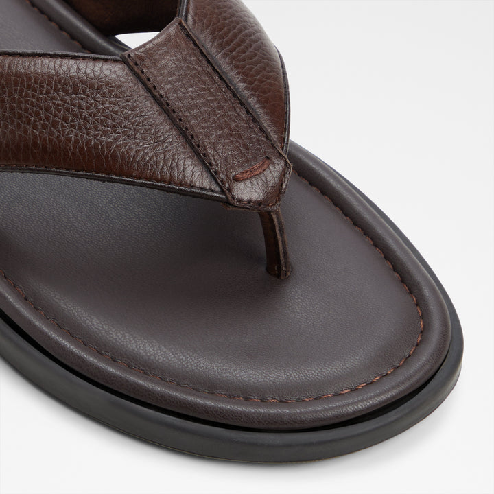 Sandálias em pele castanho - TAZZO