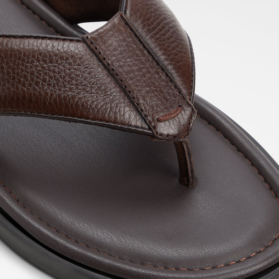 Sandálias em pele castanho - TAZZO