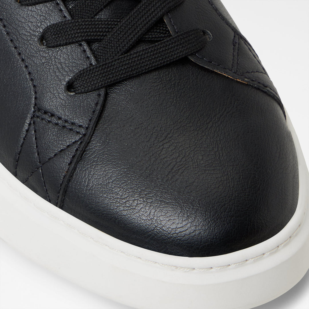 Sapatilhas em preto - TODDY