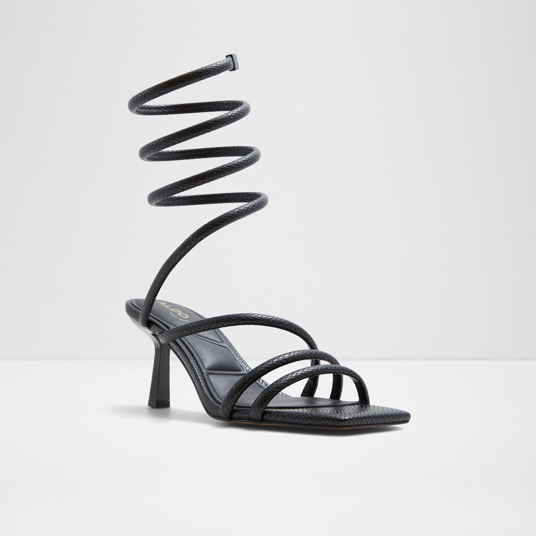 Sandálias em preto, salto fino - TWIRLY